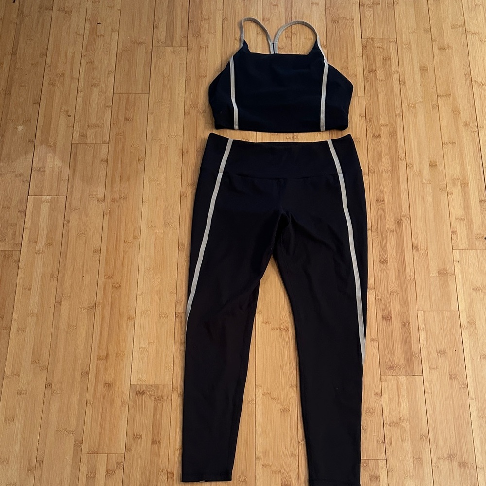 Jessica Simpson Black Legging and Cropped Sports Bra with Light Gray Piping